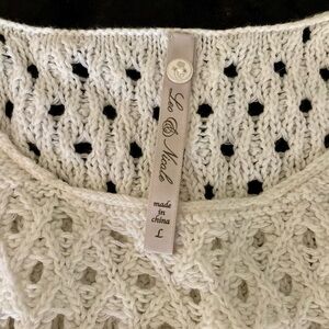 Leo & Nicole Women's White Knit Sweater 3/4 length sleeves